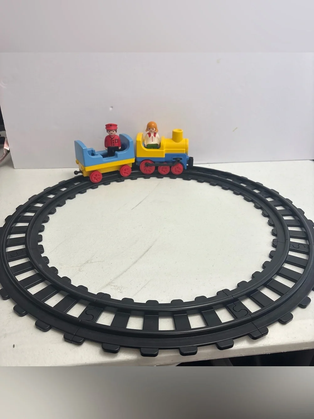 Vintage 1990 Playmobil Train Engine & Passenger Car Circle Tracks 2 Figures